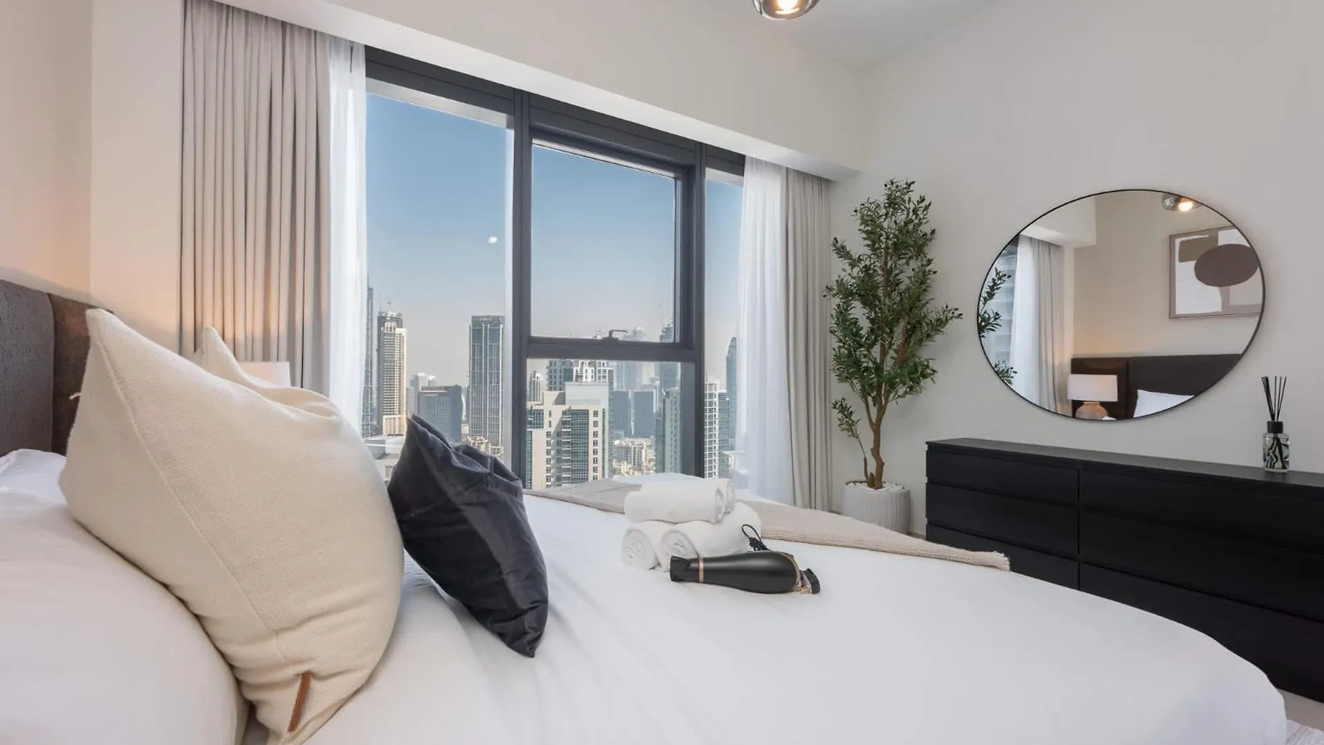 2 Bedroom In Downtown With Best Burj Khalifa View Dubai